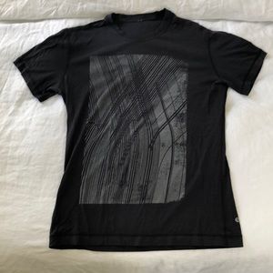 Lululemon graphic t shirt